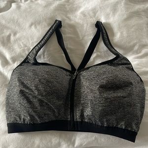 Used Victoria’s Secret VSX Sport Knockout Front-Close Sports Bra in Heathers
